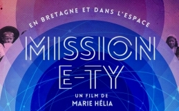 Marie Hélia vous emmène dans l’espace pour son prochain film.